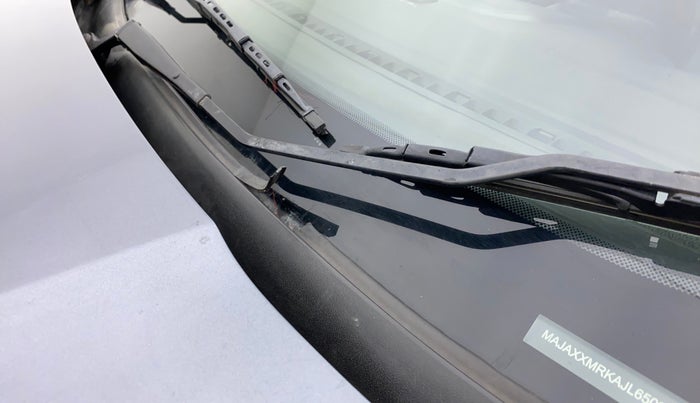 2018 Ford Ecosport TITANIUM + 1.5L DIESEL, Diesel, Manual, 1,04,970 km, Bonnet (hood) - Cowl vent panel has minor damage