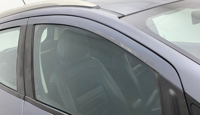 2018 Ford Ecosport TITANIUM + 1.5L DIESEL, Diesel, Manual, 1,04,970 km, Driver-side door - Door visor damaged