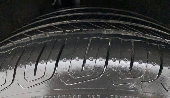 2018 Ford Ecosport TITANIUM + 1.5L DIESEL, Diesel, Manual, 1,04,970 km, Right Rear Tyre Tread