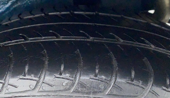 2017 Maruti Celerio ZXI D, Petrol, Manual, 40,215 km, Left Rear Tyre Tread