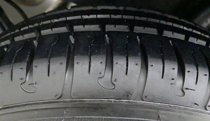2018 Hyundai Grand i10 SPORTZ 1.2 KAPPA VTVT, Petrol, Manual, 34,805 km, Left Front Tyre Tread