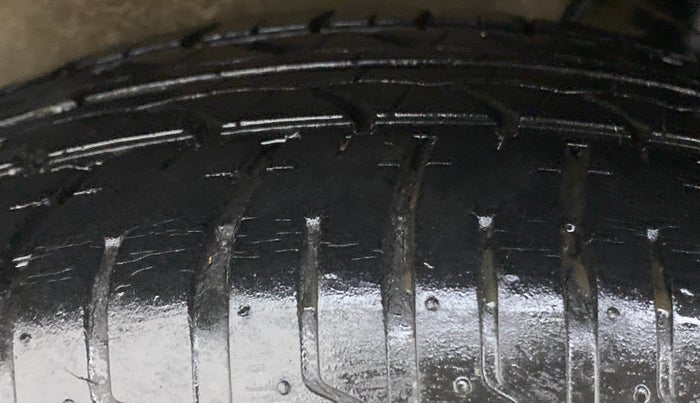 2014 Tata Zest XMS RT, Petrol, Manual, 18,851 km, Left Rear Tyre Tread