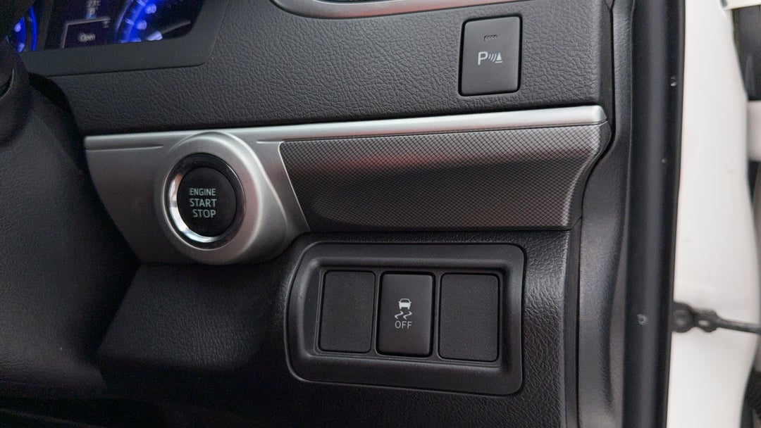 2017 Toyota Camry Atara Sx, Automatic, 169573 km, Utility Switches/Buttons