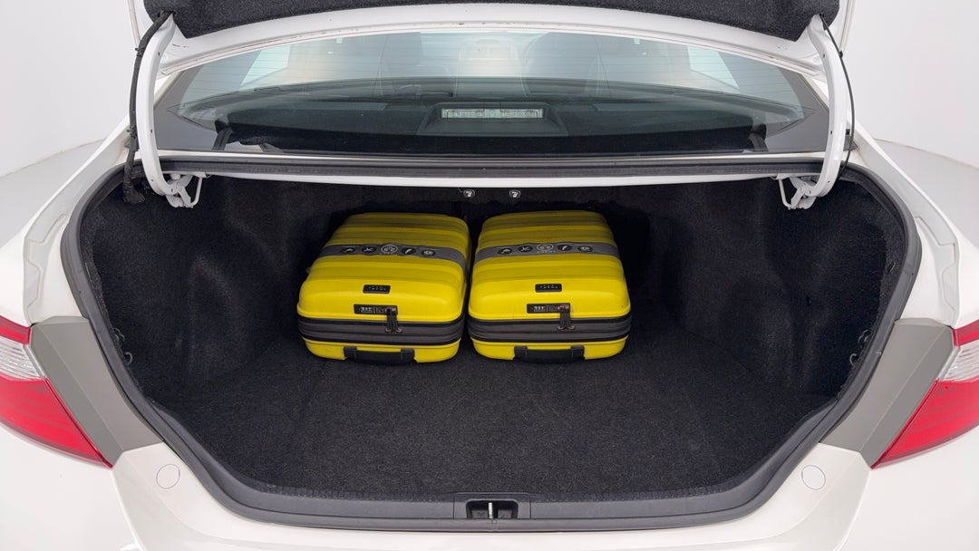 2017 Toyota Camry Atara Sx, Automatic, 169573 km, Boot Inside View with Luggage