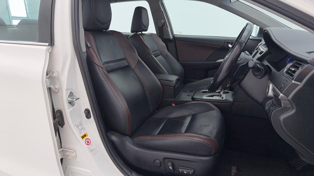 2017 Toyota Camry Atara Sx, Automatic, 169573 km, Right Side Front Door Cabin View