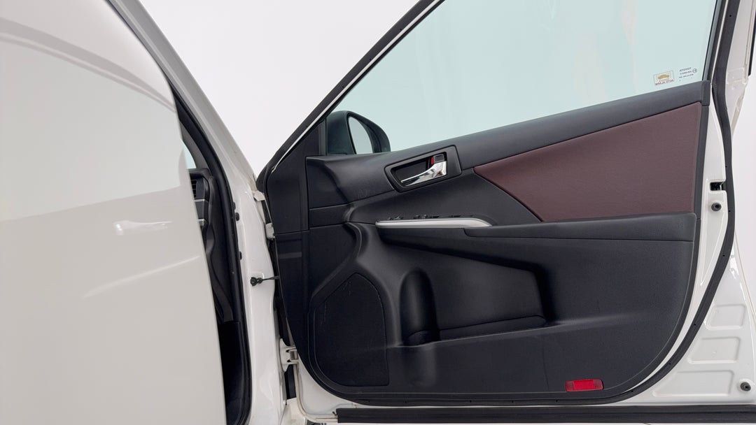 2017 Toyota Camry Atara Sx, Automatic, 169573 km, Speaker View