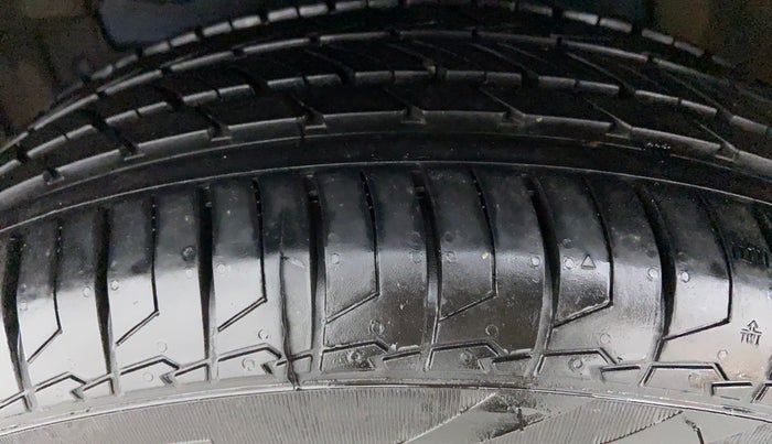 2019 Maruti S Cross ZETA SHVS, Diesel, Manual, 22,308 km, Left Front Tyre Tread
