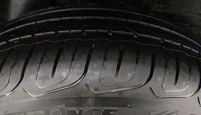 2021 Tata ALTROZ XZ 1.5 RTQ, Diesel, Manual, 43,792 km, Right Front Tyre Tread