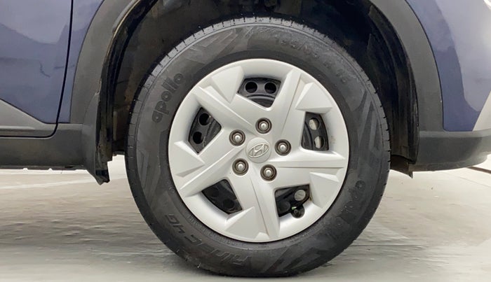 2020 Hyundai VENUE S MT 1.2 KAPPA, Petrol, Manual, 7,815 km, Right Front Wheel