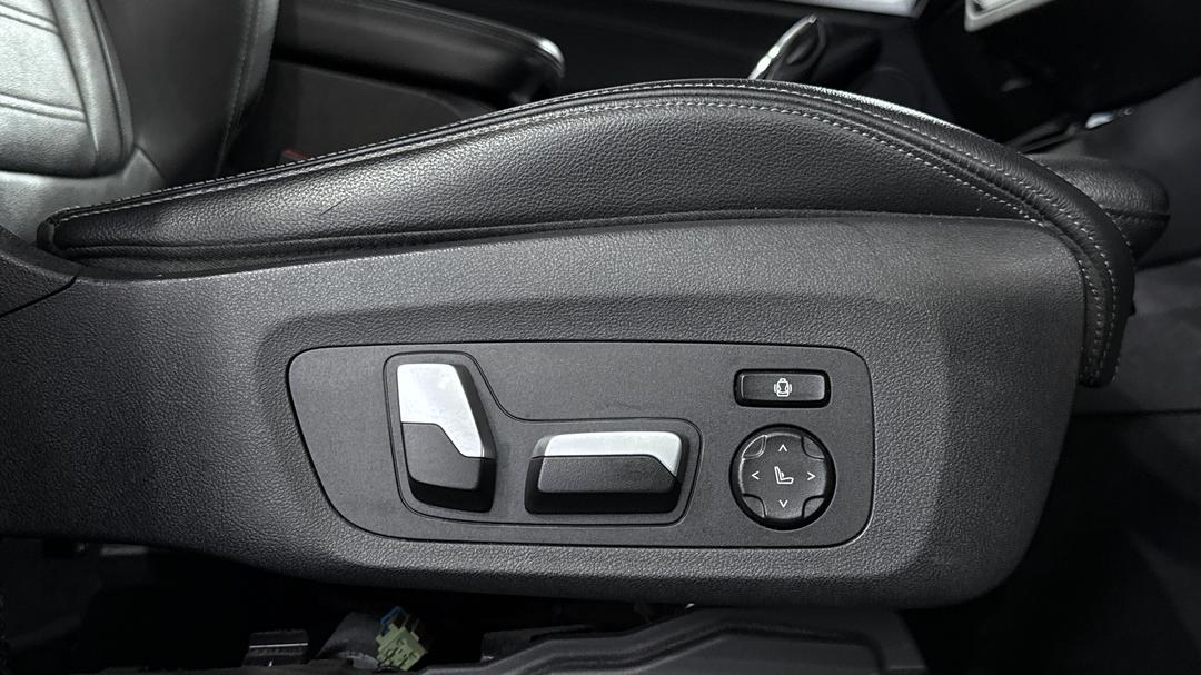 2020 BMW X3 xDrive30i M Sport, Automatic, 88243 km, Drivers Side Adjustment Panel