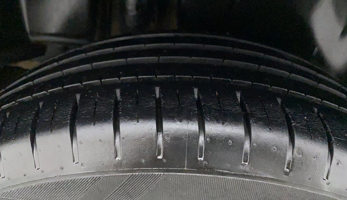 2018 Maruti Ciaz ALPHA 1.5 SHVS PETROL, Petrol, Manual, 62,041 km, Right Rear Tyre Tread