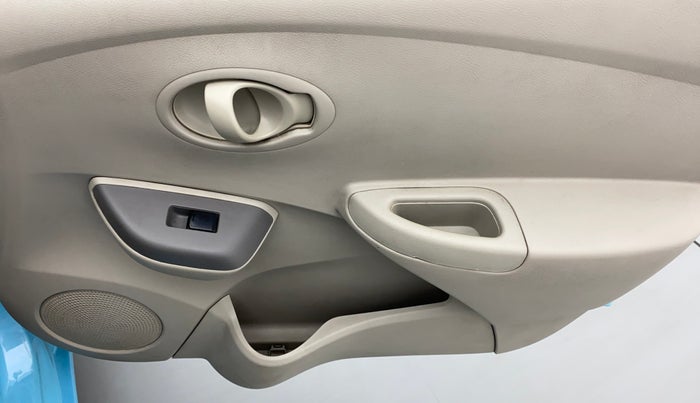 2015 Datsun Go T, Petrol, Manual, 54,069 km, Driver Side Door Panels Control
