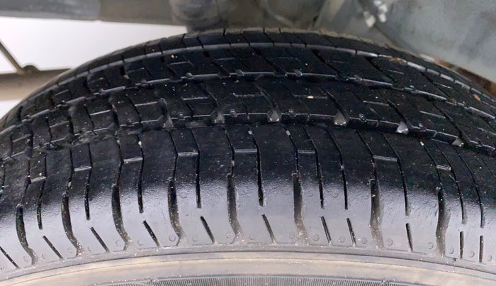 2015 Datsun Go T, Petrol, Manual, 54,069 km, Right Rear Tyre Tread