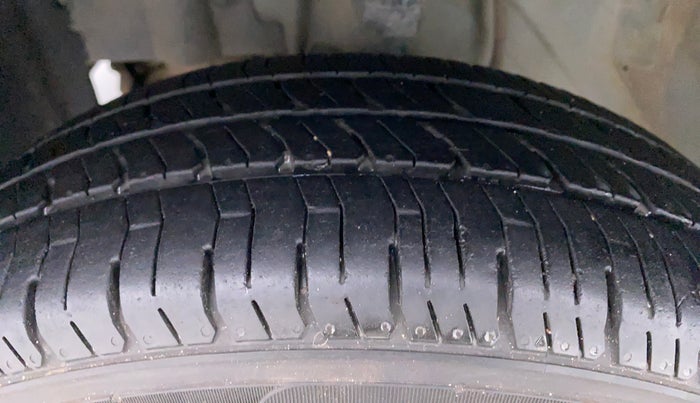 2015 Datsun Go T, Petrol, Manual, 54,069 km, Left Front Tyre Tread