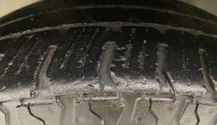 2018 Hyundai Eon ERA PLUS, Petrol, Manual, 40,675 km, Left Front Tyre Tread