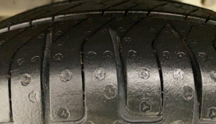 2018 Hyundai Eon ERA PLUS, Petrol, Manual, 40,675 km, Right Rear Tyre Tread