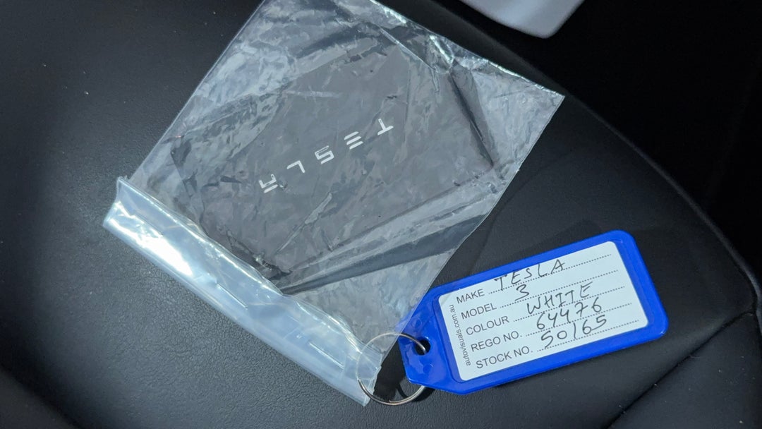 2021 Tesla Model 3 Standard Range Plus RWD, Automatic, 56712 km, Key Close-up