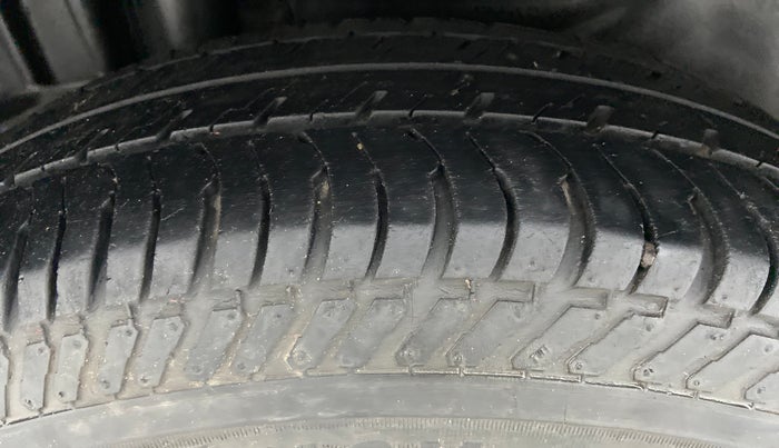 2014 Maruti Swift Dzire VDI BS IV, Diesel, Manual, 74,233 km, Right Rear Tyre Tread