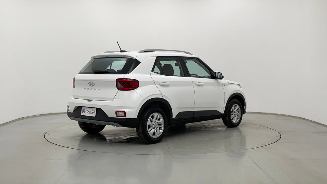 Right Back Diagonal (45- Degree) View