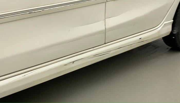 2011 Toyota Etios VX, Petrol, Manual, 69,819 km, Left running board - Minor scratches