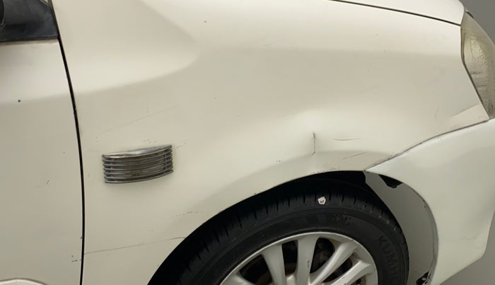 2011 Toyota Etios VX, Petrol, Manual, 69,819 km, Right fender - Minor scratches