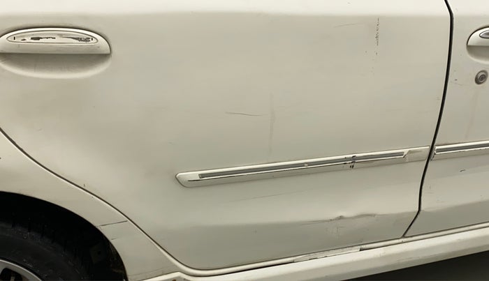 2011 Toyota Etios VX, Petrol, Manual, 69,819 km, Right rear door - Minor scratches