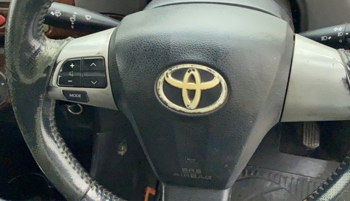 2011 Toyota Etios VX, Petrol, Manual, 69,819 km, Steering wheel - Sound system control not functional