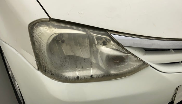 2011 Toyota Etios VX, Petrol, Manual, 69,819 km, Right headlight - Faded