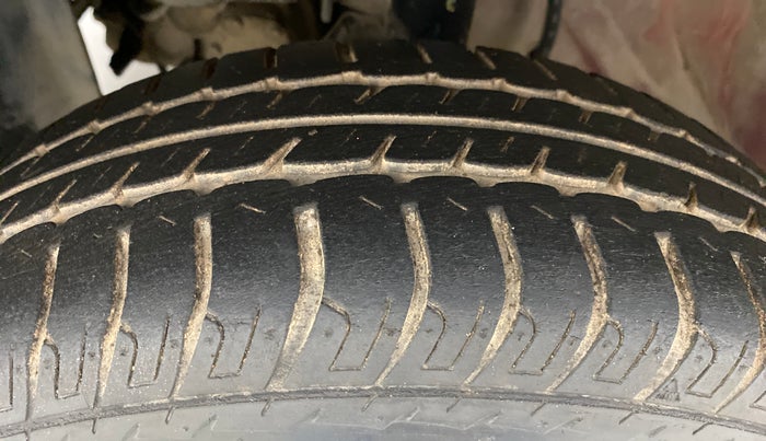 2016 Datsun Go T, Petrol, Manual, 72,037 km, Left Front Tyre Tread