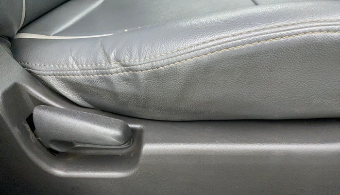 2011 Maruti Wagon R 1.0 LXI, Petrol, Manual, 35,638 km, Driver Side Adjustment Panel
