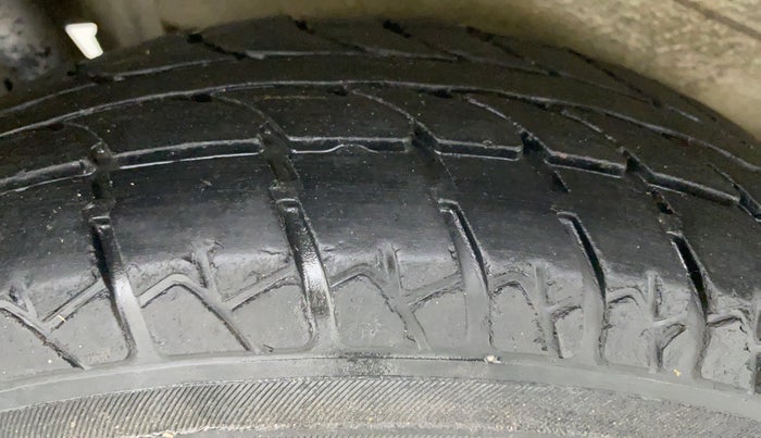 2011 Maruti Wagon R 1.0 LXI, Petrol, Manual, 35,638 km, Right Rear Tyre Tread