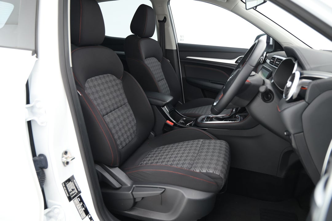 2023 MG Zst Core, Automatic, 18693 km, Right Side Front Door Cabin View