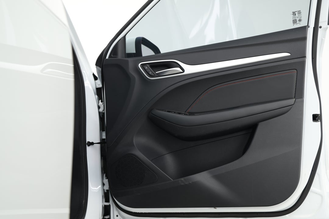 2023 MG Zst Core, Automatic, 18693 km, Speaker View