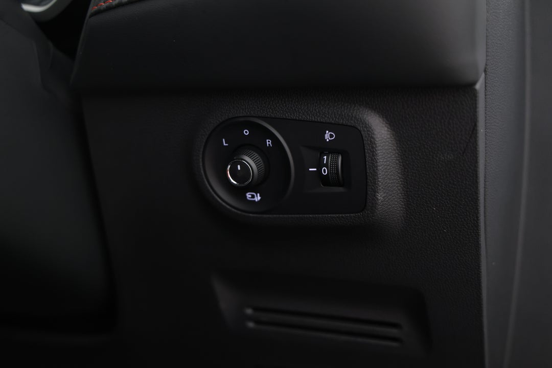 2023 MG Zst Core, Automatic, 18693 km, Utility Switches/Buttons