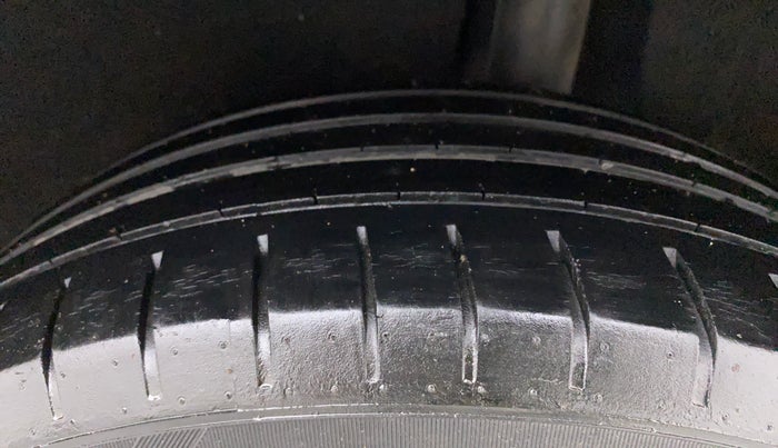 2019 Toyota Glanza V, Petrol, Manual, 54,744 km, Left Rear Tyre Tread