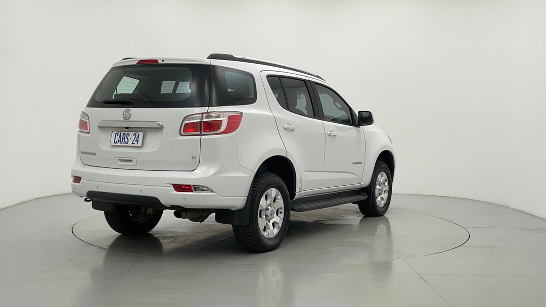 Right Back Diagonal (45- Degree) View