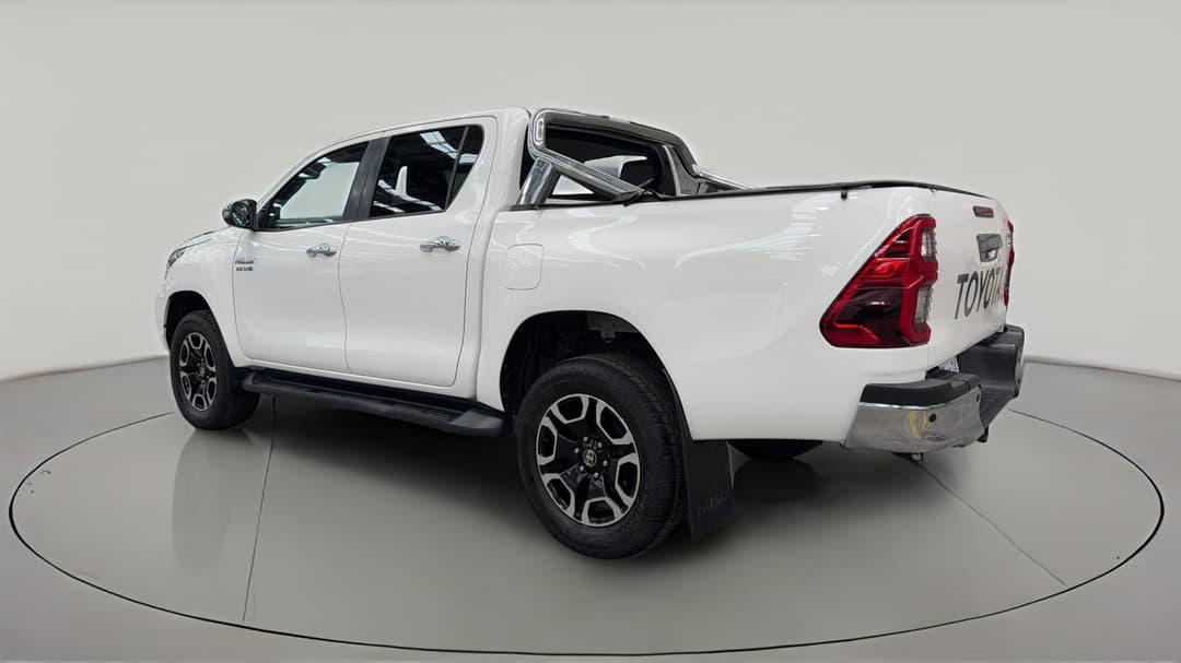 2022 Toyota Hilux Sr5 (4x4), Automatic, 80428 km, Left Back Diagonal (45- Degree) View