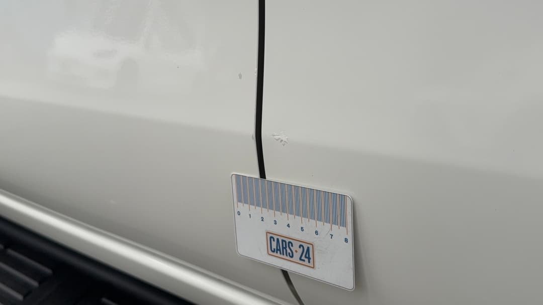 2022 Toyota Hilux Sr5 (4x4), Automatic, 80428 km, Doors Rear LHS Chip