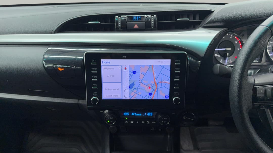 2022 Toyota Hilux Sr5 (4x4), Automatic, 80428 km, Center Console