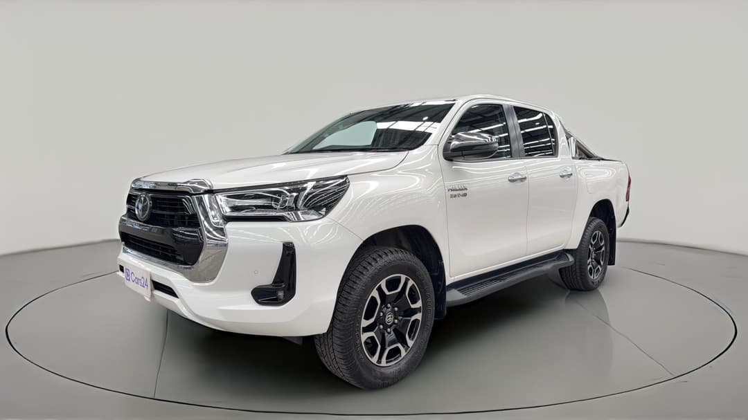 2022 Toyota Hilux Sr5 (4x4), Automatic, 80428 km, Left Front Diagonal (45- Degree) View