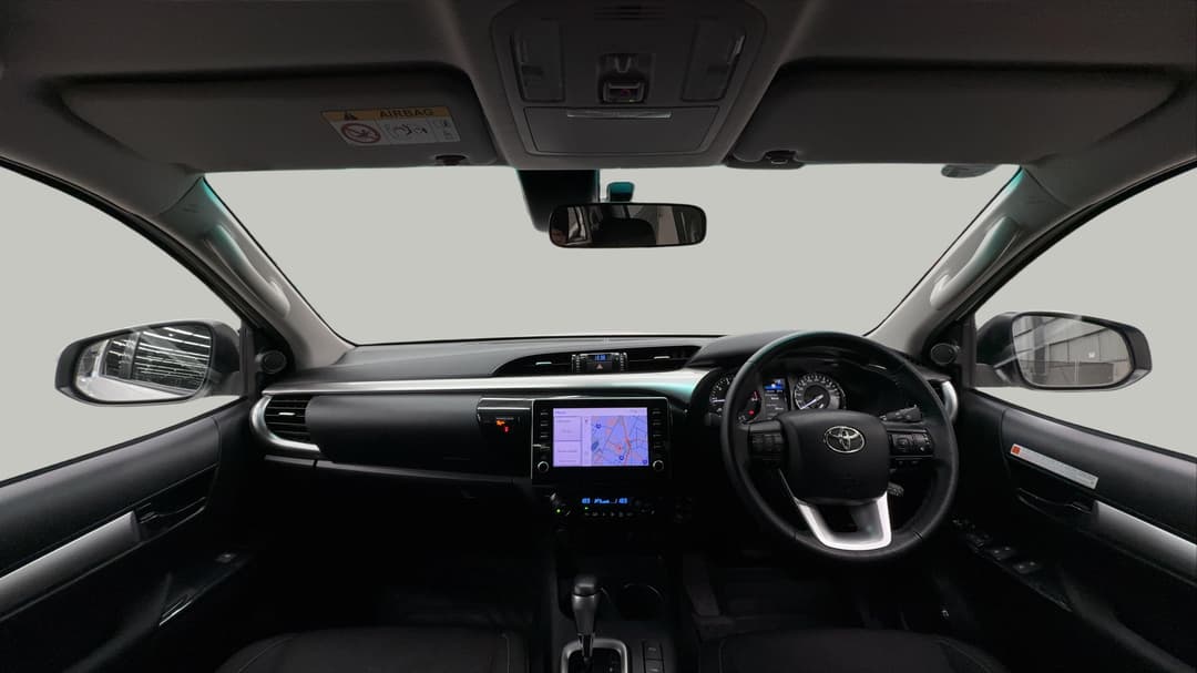 2022 Toyota Hilux Sr5 (4x4), Automatic, 80428 km, Dashboard View
