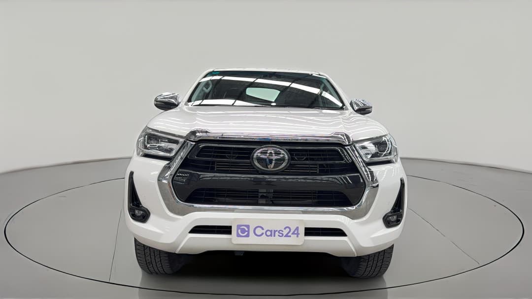 2022 Toyota Hilux Sr5 (4x4), Automatic, 80428 km, Front View