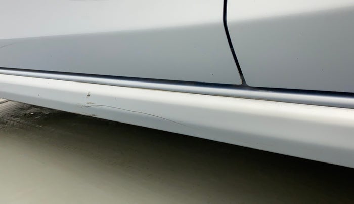 2011 Toyota Etios VX, Petrol, Manual, 76,468 km, Left running board - Minor scratches