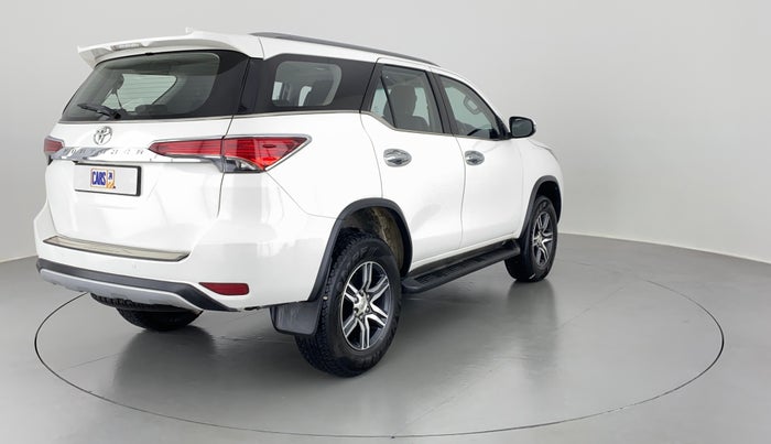 2017 Toyota Fortuner 2.8 4x2 AT, Diesel, Automatic, 80,744 km, Right Back Diagonal