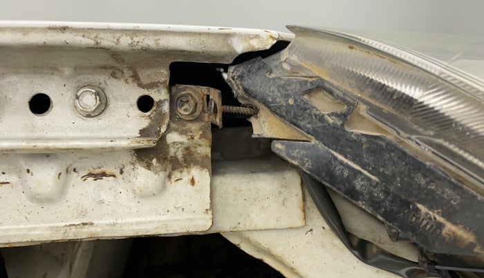 2015 Maruti Wagon R 1.0 LXI, Petrol, Manual, 67,139 km, Left headlight - Clamp has minor damage