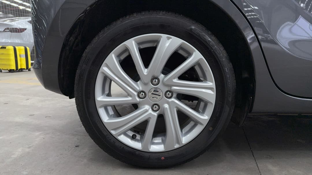 2023 Suzuki Swift Gl Navi Plus, Automatic, 18593 km, Right Rear Wheel