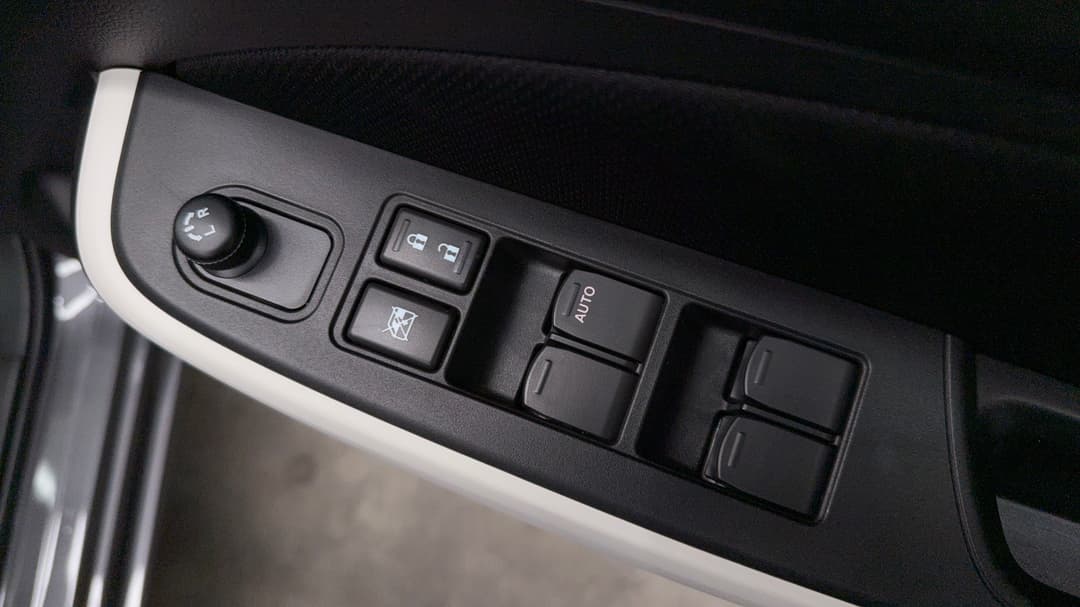 2023 Suzuki Swift Gl Navi Plus, Automatic, 18593 km, Drivers Side Door Panel Controls