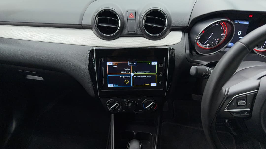 2023 Suzuki Swift Gl Navi Plus, Automatic, 18593 km, Center Console