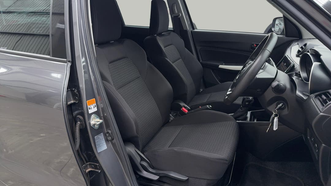 2023 Suzuki Swift Gl Navi Plus, Automatic, 18593 km, Right Side Front Door Cabin View