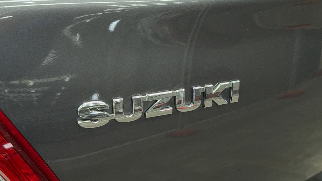2023 Suzuki Swift Gl Navi Plus, Automatic, 18593 km, Badge (Boot Left Side)